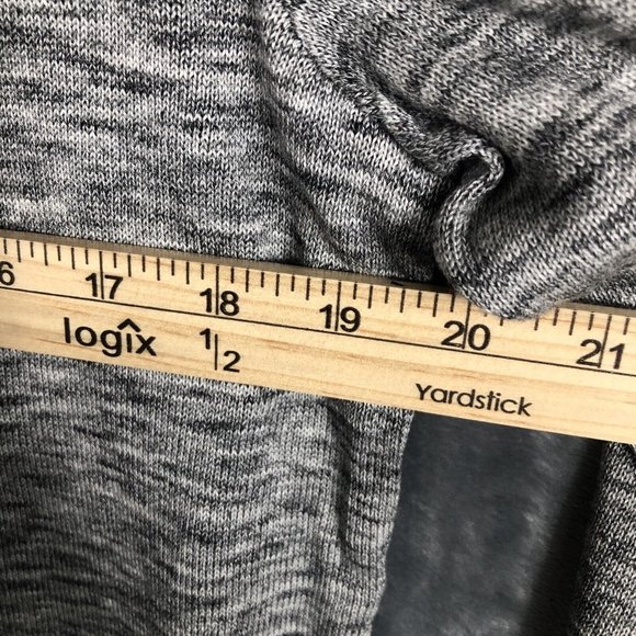 Croft and Barrow Woman's Cardigan Sweater Size Medium Long Sleeve Button Up - Picture 10 of 10